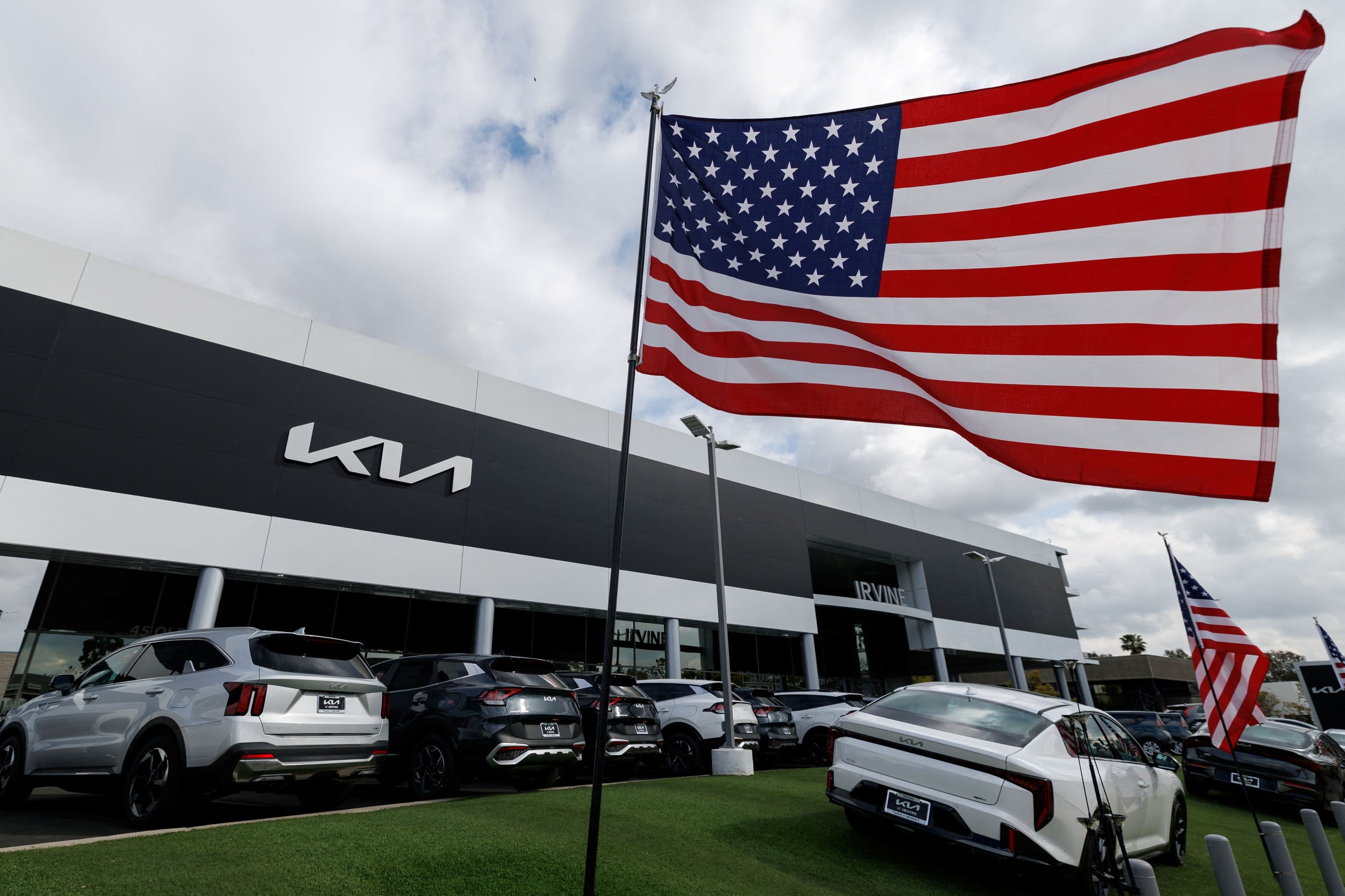 Sedan Market Resurges as Automakers Shift Strategy Away from SUVs