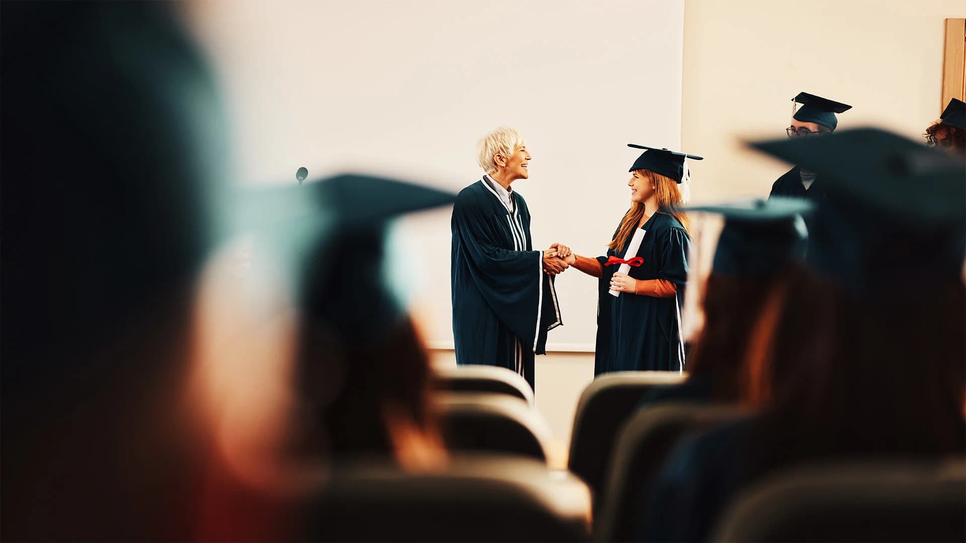 Entry-Level Job Market Bounces Back as Employers Shift AI Strategy