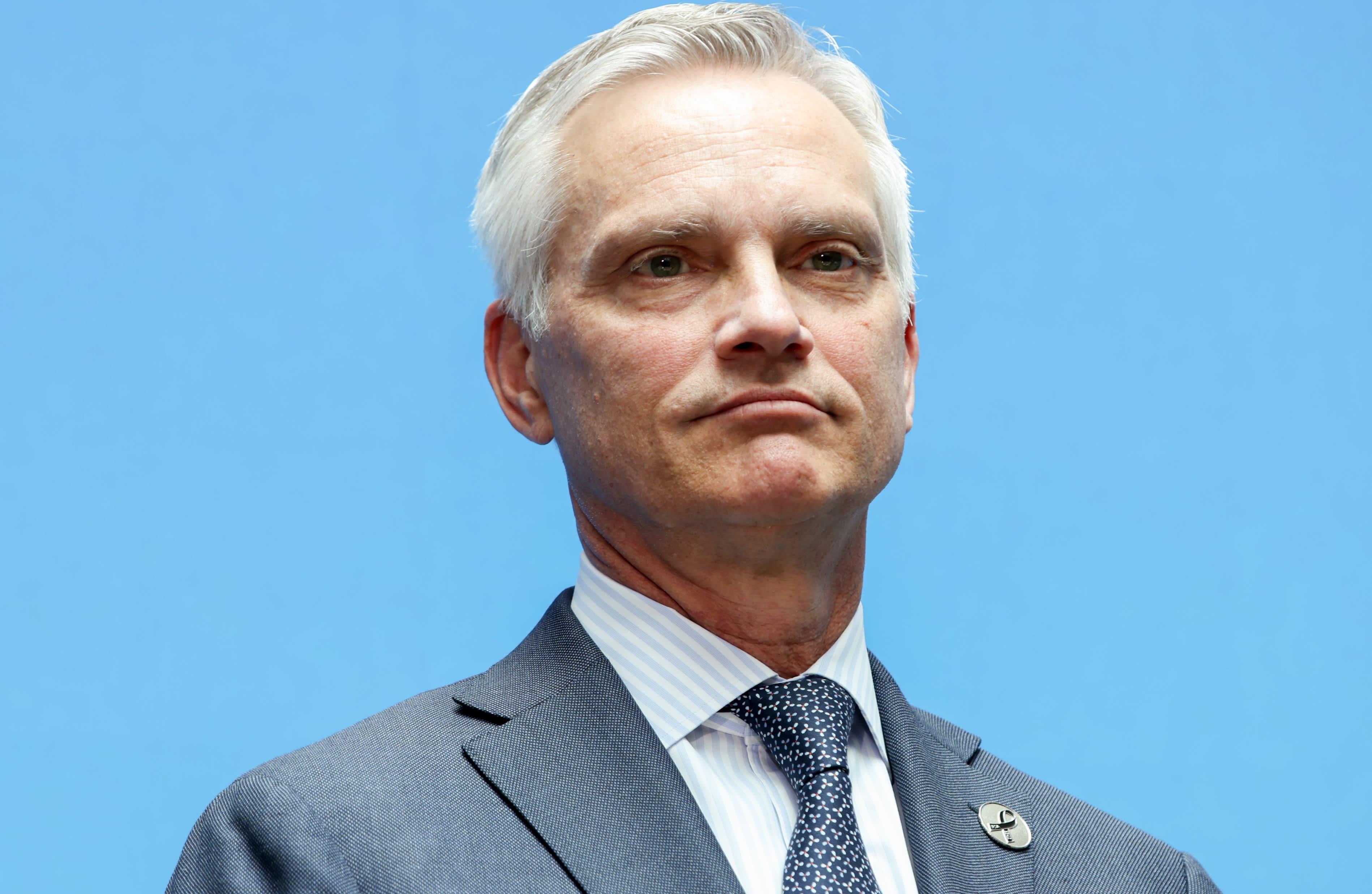 American Airlines CEO Opposes United Merger, Citing Customer Impact