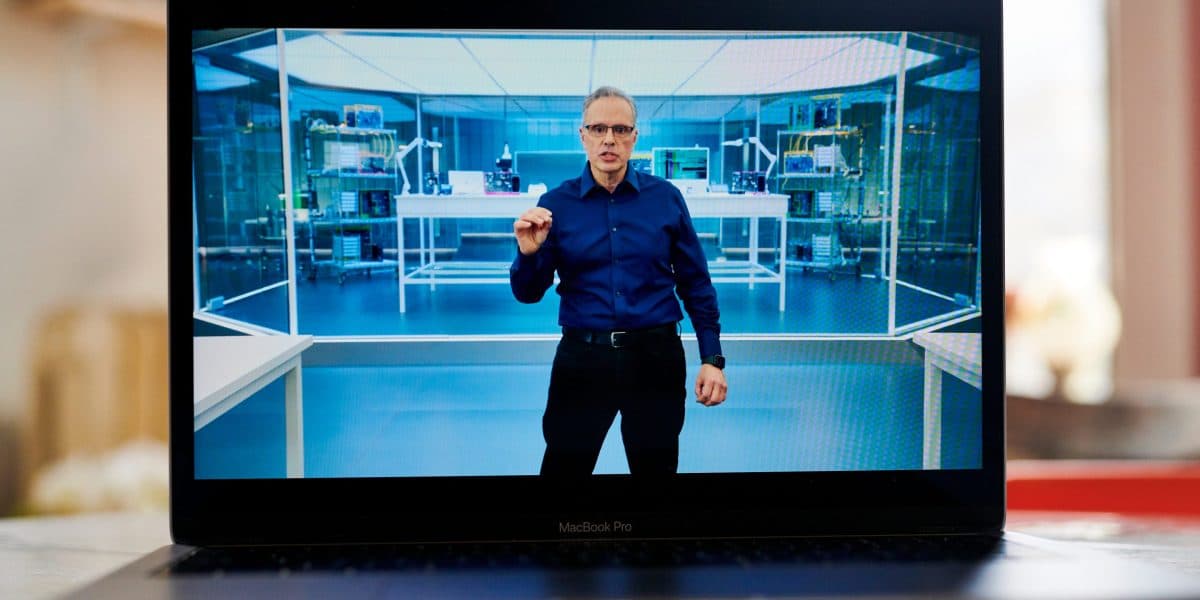 Apple Faces Leadership Crisis as Chip Chief Eyes Exit